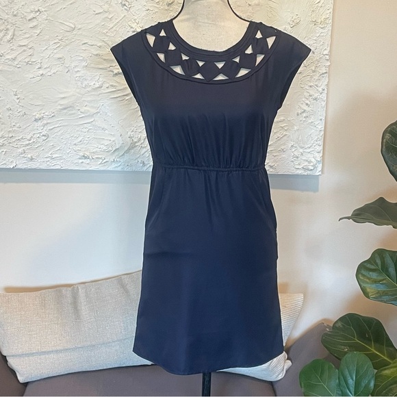 Banana Republic Geometric Cutout Neckline Dress Navy Blue Sz 00P Petite NWT - Picture 1 of 8